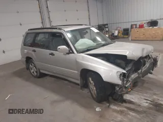 2001 Subaru Forester S w/Premium Pkg with VIN JF1SF65691H751789, listed as a IAAI auction lot 41825686 with 183,790 mi miles. Bid and sale history available at carsss.com. Image 1.