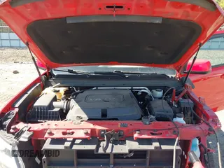 2016 Chevrolet Colorado 2WD Z71 z VIN 1GCGSDE31G1218942, wystawiony jako IAAI lot #41848926 z przebiegiem 135 390 mil mil oraz . Historia ofert i sprzedaży dostępna na DreamBid. Obrazek 10.