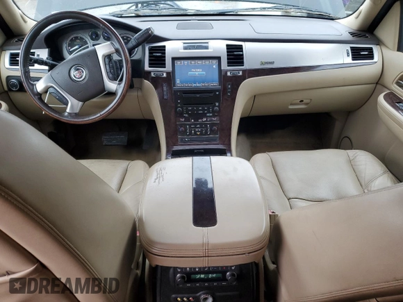 2009 Cadillac Escalade z VIN 1GYFK43589R217320, wystawiony jako Copart lot #57763045 z przebiegiem 185 818 mil mil oraz Szkoda całkowita • Salvage title. Historia ofert i sprzedaży dostępna na DreamBid. Obrazek 8.