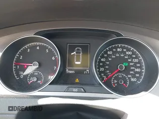 2017 Volkswagen Golf S z VIN 3VWC17AU6HM501548, wystawiony jako IAAI lot #41724754 z przebiegiem 179 895 mil mil oraz . Historia ofert i sprzedaży dostępna na DreamBid. Obrazek 7.