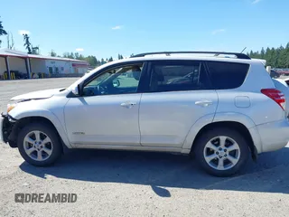2011 Toyota RAV4 Limited z VIN 2T3DF4DV9BW173656, wystawiony jako IAAI lot #42726272 z przebiegiem 81 421 mil mil oraz . Historia ofert i sprzedaży dostępna na DreamBid. Obrazek 14.
