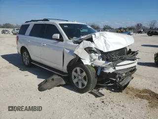 2018 Ford Expedition XLT with VIN 1FMJU1HT8JEA17688, listed as a Copart auction lot 43775715 with 98,377 mi miles and Salvage Title. Bid and sale history available at carsss.com. Image 4.