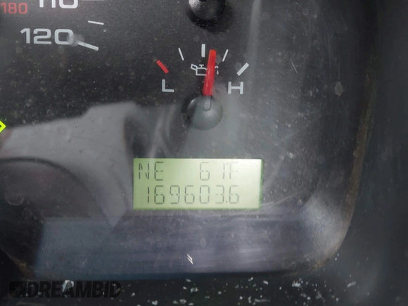 2004 Ford F-150 STX with VIN 1FTRX12W74NA20006, listed as a IAAI auction lot 42020664 with 169,603 mi miles and . Bid and sale history available at carsss.com. Image 7.