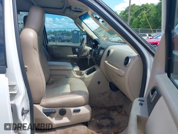 2004 Ford Expedition Eddie Bauer z VIN 1FMFU17L04LB34804, wystawiony jako IAAI lot #42184622 z przebiegiem 222 025 mil mil oraz . Historia ofert i sprzedaży dostępna na DreamBid. Obrazek 5.