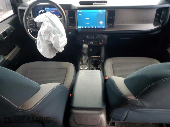 2022 Ford Bronco with VIN 1FMDE5BH8NLA89367, listed as a Copart auction lot 86364504 with 34,702 mi miles and Clean Title. Bid and sale history available at DreamBid. Image 8.