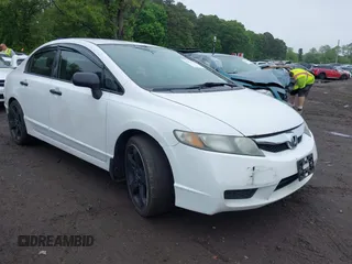 2009 Honda Civic DX-VP z VIN 2HGFA16379H327343, wystawiony jako IAAI lot #42374517 z przebiegiem 330 866 mil mil oraz . Historia ofert i sprzedaży dostępna na DreamBid. Obrazek 1.