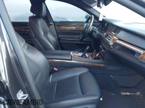 2014 BMW 7 Series ALPINA B7 with VIN WBAYE8C58ED136240, listed as a IAAI auction lot 40701912 with 116,246 mi miles. Bid and sale history available at carsss.com. Image 5.
