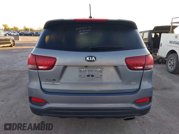 2020 Kia Sorento LX with VIN 5XYPG4A38LG641907, listed as a IAAI auction lot 40848514 with 119,140 mi miles. Bid and sale history available at carsss.com. Image 17.