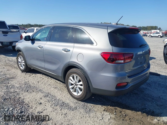 2020 Kia Sorento LX with VIN 5XYPG4A36LG698767, listed as a IAAI auction lot 40711932 with 38,979 mi miles. Bid and sale history available at carsss.com. Image 3.
