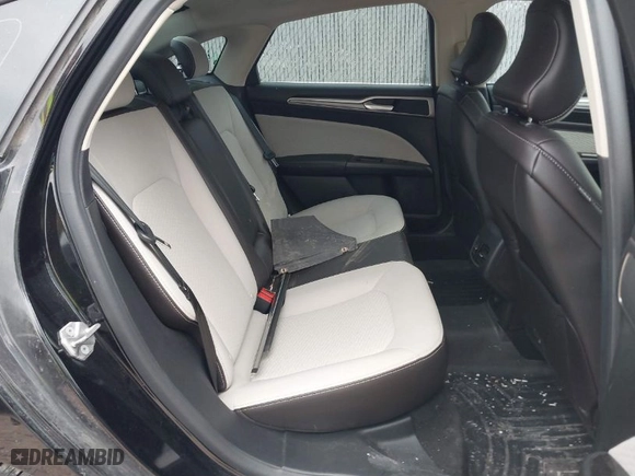 2019 Ford Fusion SE with VIN 3FA6P0HD0KR108348, listed as a IAAI auction lot 41689127 with 111,765 mi miles. Bid and sale history available at carsss.com. Image 8.