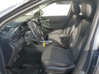 2020 Buick Encore GX Select z VIN KL4MMESL1LB115557, wystawiony jako Copart lot #46785365 z przebiegiem 66 419 mil mil oraz Czysty tytuł • Clean title. Historia ofert i sprzedaży dostępna na DreamBid. Obrazek 7.