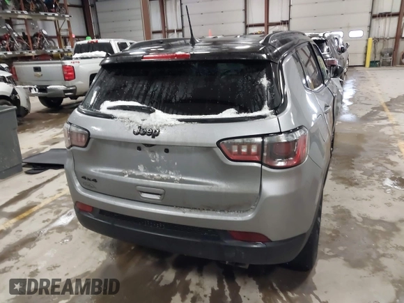 2022 Jeep Compass Latitude with VIN 3C4NJDBB3NT186152, listed as a IAAI auction lot 41402923 with 30,443 mi miles and . Bid and sale history available at DreamBid. Image 16.