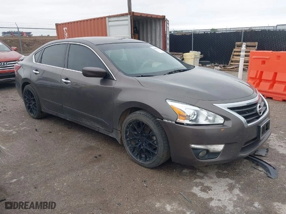 2013 Nissan Altima 2.5 SL with VIN 1N4AL3APXDC108144, listed as a IAAI auction lot 41910914 with 185,448 mi miles. Bid and sale history available at carsss.com. Image 1.