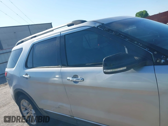 2014 Ford Explorer XLT with VIN 1FM5K7D81EGA74577, listed as a IAAI auction lot 41970759 with 194,847 mi miles. Bid and sale history available at carsss.com. Image 13.
