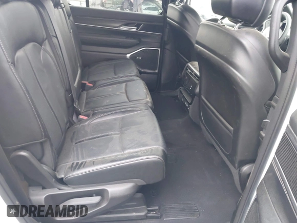 2024 Jeep Wagoneer Series II Carbide with VIN 1C4SJVBP8RS125679, listed as a IAAI auction lot 42150095 with 59,633 mi miles and . Bid and sale history available at DreamBid. Image 8.