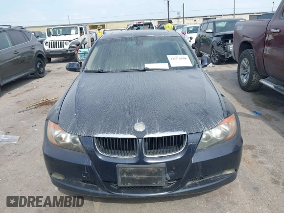 2006 BMW 3 Series 325i with VIN WBAVB17586NK36105, listed as a IAAI auction lot 42076568 with 198,243 mi miles. Bid and sale history available at carsss.com. Image 11.