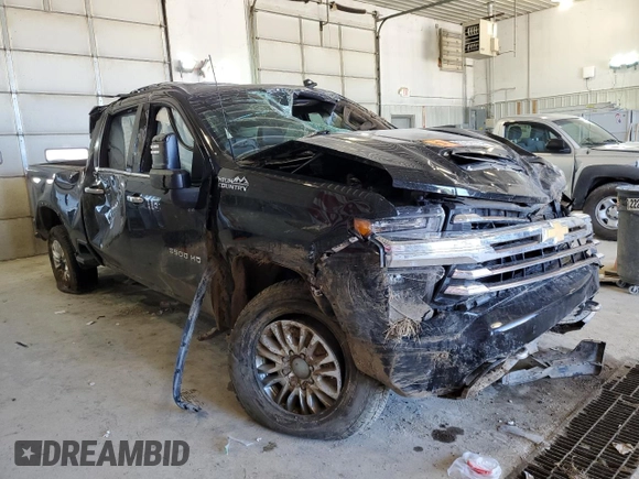 2022 Chevrolet Silverado 3500HD High Country with VIN 1GC4YVEY9NF165555, listed as a Copart auction lot 57947164 with 46,706 mi miles and Salvage Title. Bid and sale history available at carsss.com. Image 4.