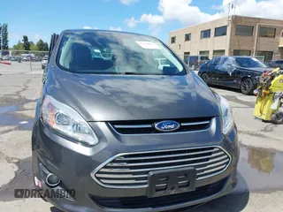 2017 Ford C-Max Titanium z VIN 1FADP5FU9HL103731, wystawiony jako IAAI lot #42244091 z przebiegiem 50 292 mil mil oraz . Historia ofert i sprzedaży dostępna na DreamBid. Obrazek 12.