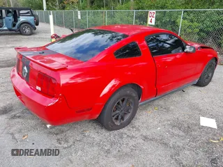2008 Ford Mustang Deluxe with VIN 1ZVHT80N885207607, listed as a IAAI auction lot 42012378 with 147,346 mi miles. Bid and sale history available at carsss.com. Image 4.