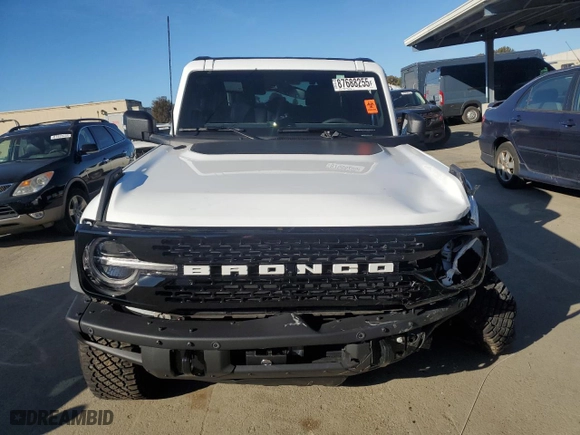 2024 Ford Bronco Wildtrak with VIN 1FMEE2BP5RLA89892, listed as a Copart auction lot 87688255 with 4,479 mi miles and Salvage Title. Bid and sale history available at carsss.com. Image 5.