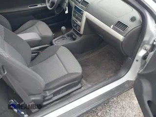 2007 Chevrolet Cobalt LT z VIN 1G1AL15F977309801, wystawiony jako IAAI lot #41922072 z przebiegiem 84 051 mil mil oraz . Historia ofert i sprzedaży dostępna na DreamBid. Obrazek 5.