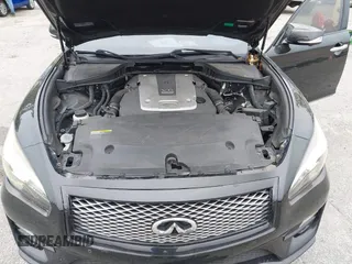2015 Infiniti Q70 z VIN JN1BY1AR6FM561165, wystawiony jako IAAI lot #41622832 z przebiegiem 121 522 mil mil oraz . Historia ofert i sprzedaży dostępna na DreamBid. Obrazek 10.