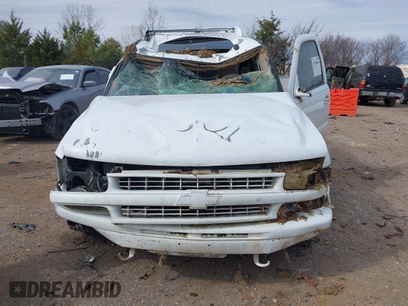 2003 Chevrolet Tahoe LT with VIN 1GNEK13Z53R121923, listed as a IAAI auction lot 41590696 with 1 mi miles. Bid and sale history available at carsss.com. Image 6.
