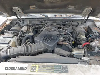 2003 Ford Explorer Sport Trac XLS z VIN 1FMZU67E53UC26334, wystawiony jako IAAI lot #42088444 z przebiegiem 175 922 mil mil oraz . Historia ofert i sprzedaży dostępna na DreamBid. Obrazek 10.
