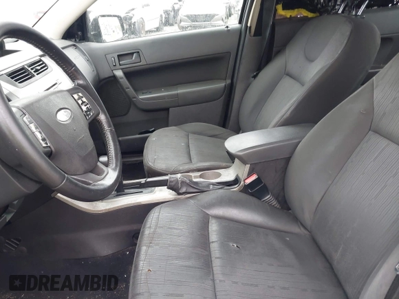 2008 Ford Focus SE with VIN 1FAHP35N28W209484, listed as a IAAI auction lot 41892438 with 311,456 mi miles. Bid and sale history available at carsss.com. Image 5.