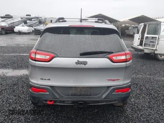 2014 Jeep Cherokee Trailhawk with VIN 1C4PJMBB3EW222747, listed as a IAAI auction lot 41622880 with 183,349 mi miles. Bid and sale history available at carsss.com. Image 16.