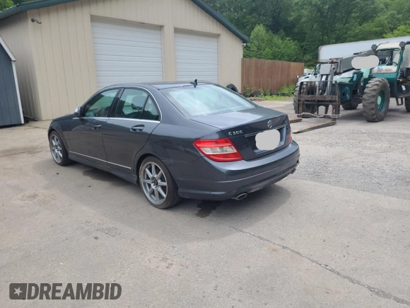 2008 Mercedes-Benz C 300 Sport z VIN WDDGF54X58F065135, wystawiony jako Copart lot #58745715 z przebiegiem 194 540 mil mil oraz Czysty tytuł • Clean title. Historia ofert i sprzedaży dostępna na DreamBid. Obrazek 3.