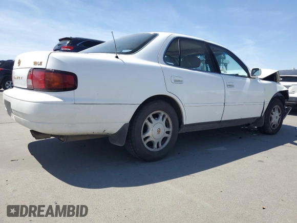 1996 Toyota Camry LE z VIN JT2BF12K2T0132606, wystawiony jako Copart lot #55530625 z przebiegiem 275 455 mil mil oraz Szkoda całkowita • Salvage title. Historia ofert i sprzedaży dostępna na DreamBid. Obrazek 3.