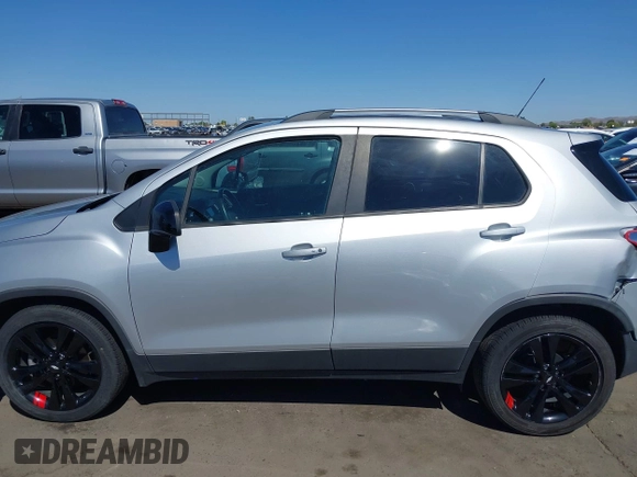 2020 Chevrolet Trax LT z VIN 3GNCJLSB8LL336990, wystawiony jako IAAI lot #42105917 z przebiegiem 97 424 mil mil oraz . Historia ofert i sprzedaży dostępna na DreamBid. Obrazek 14.