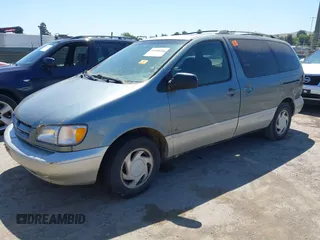2000 Toyota Sienna LE with VIN 4T3ZF13C3YU248333, listed as a IAAI auction lot 42149735 with 1 mi miles. Bid and sale history available at carsss.com. Image 2.