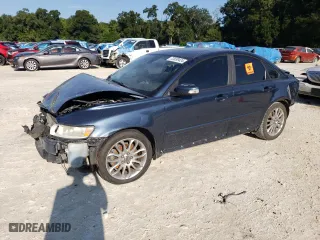 2009 Volvo S40 2.4L with VIN YV1MS382992447618, listed as a Copart auction lot 72030424 with 202,033 mi miles and Salvage Title. Bid and sale history available at carsss.com. Image 1.