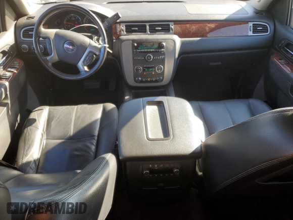 2014 GMC Yukon XL SLT with VIN 1GKS2KE74ER117737, listed as a Copart auction lot 86181784 with 170,959 mi miles and Salvage Title. Bid and sale history available at carsss.com. Image 8.