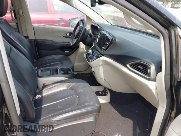 2020 Chrysler Pacifica Touring L with VIN 2C4RC1BG4LR103608, listed as a IAAI auction lot 42280924 with 79,502 mi miles and . Bid and sale history available at DreamBid. Image 5.
