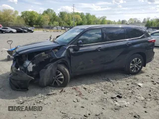 2022 Toyota Highlander XLE with VIN 5TDGZRBH6NS178687, listed as a Copart auction lot 54132875 with 77,076 mi miles and Salvage title. Bid and sale history available at DreamBid. Image 1.