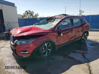 2020 Nissan Rogue Sport SL with VIN JN1BJ1CW0LW377069, listed as a Copart auction lot 72002064 with 33,270 mi miles and Salvage Title. Bid and sale history available at carsss.com. Image 1.