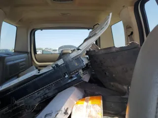 2003 Ford Explorer Eddie Bauer с VIN 1FMDU74K33UB43415, выставлен на аукционе Copart как лот 59747145 с пробегом Не указан миль и Списание • Salvage title. История ставок и продаж доступна на DreamBid. Изображение 10.