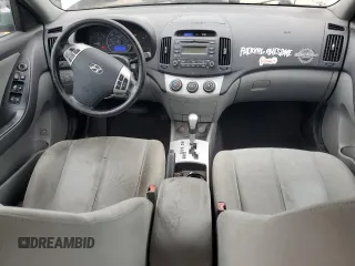 2009 Hyundai Elantra SE z VIN KMHDU46D49U807467, wystawiony jako Copart lot #58783865 z przebiegiem 118 110 mil mil oraz Czysty tytuł • Clean title. Historia ofert i sprzedaży dostępna na DreamBid. Obrazek 8.
