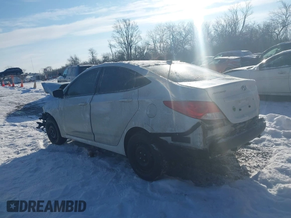 2013 Hyundai Accent GLS z VIN KMHCT4AE5DU484764, wystawiony jako IAAI lot #41403447 z przebiegiem 144 997 mil mil oraz . Historia ofert i sprzedaży dostępna na DreamBid. Obrazek 3.