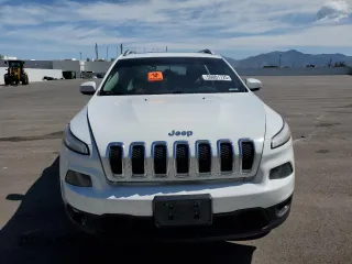 2017 Jeep Cherokee Latitude с VIN 1C4PJMCS5HW632694, выставлен на аукционе Copart как лот 59001725 с пробегом 118 054 миль миль и Списание • Salvage title. История ставок и продаж доступна на DreamBid. Изображение 5.