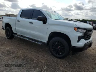 2022 Chevrolet Silverado 1500 LT Trail Boss with VIN 3GCUDFELXNG514100, listed as a Copart auction lot 77884984 with 43,881 mi miles and Salvage Title. Bid and sale history available at DreamBid. Image 4.