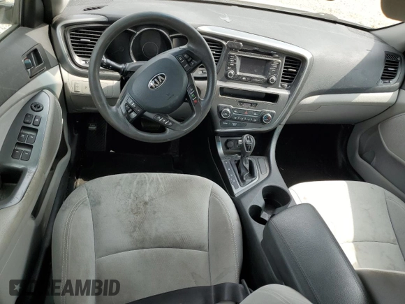 2013 Kia Optima LX z VIN KNAGM4A76D5372356, wystawiony jako Copart lot #57652125 z przebiegiem Nie podano mil oraz Szkoda całkowita • Salvage title. Historia ofert i sprzedaży dostępna na DreamBid. Obrazek 8.