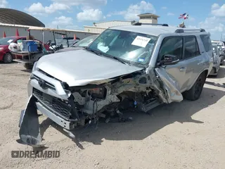 2020 Toyota 4Runner SR5 with VIN JTEZU5JR6L5224902, listed as a IAAI auction lot 42526718 with 75,673 mi miles and . Bid and sale history available at DreamBid. Image 2.