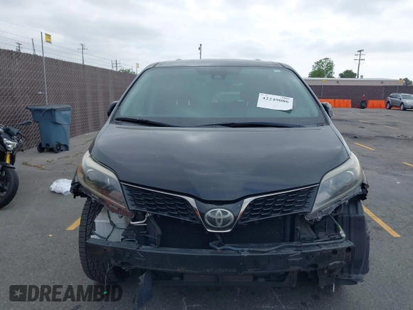 2018 Toyota Sienna SE with VIN 5TDXZ3DC0JS939237, listed as a IAAI auction lot 42249086 with 79,210 mi miles and . Bid and sale history available at DreamBid. Image 12.