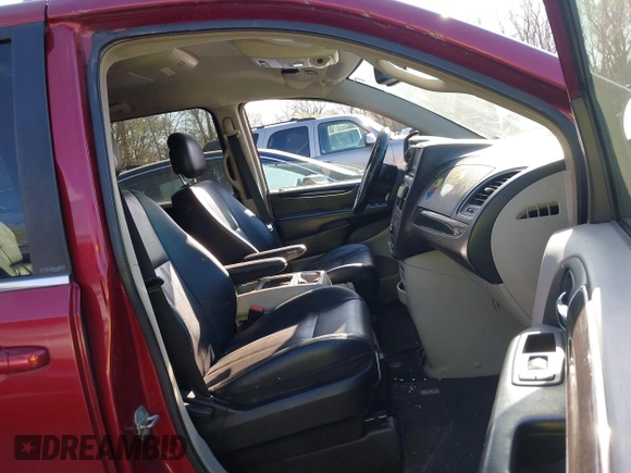 2014 Chrysler Town & Country Touring with VIN 2C4RC1BG1ER211963, listed as a IAAI auction lot 41916749 with 168,597 mi miles. Bid and sale history available at carsss.com. Image 5.