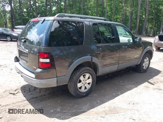 2006 Ford Explorer XLT z VIN 1FMEU73E36UB70375, wystawiony jako IAAI lot #42460992 z przebiegiem 177 637 mil mil oraz . Historia ofert i sprzedaży dostępna na DreamBid. Obrazek 4.