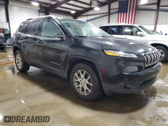 2015 Jeep Cherokee Latitude z VIN 1C4PJMCS8FW578532, wystawiony jako Copart lot #56816125 z przebiegiem 108 423 mil mil oraz Szkoda całkowita • Salvage title. Historia ofert i sprzedaży dostępna na DreamBid. Obrazek 4.